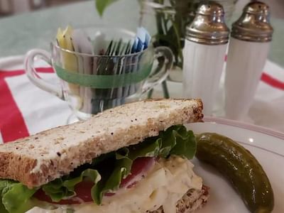 Lulu's Lunchbox Vintage Cafe