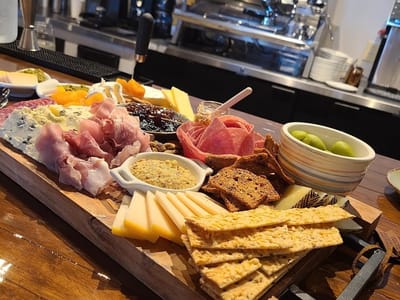 Luna's Coffee, Wine, and Butterfly Cafe