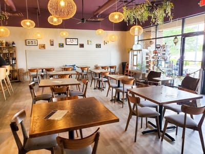 Luna's Coffee, Wine, and Butterfly Cafe