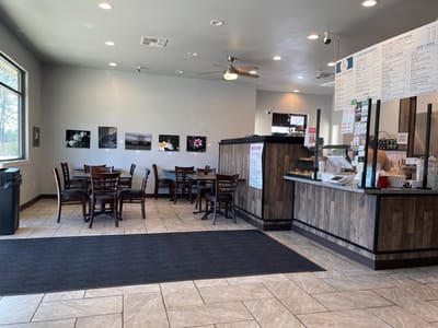 Lynn's Coffee & Crepes