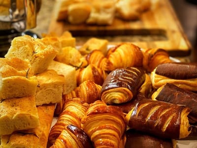 M.Y. Cakes and Pastries