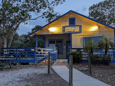 Macy Lou's Country Store and Café
