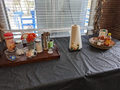 Macy Lou's Country Store and Café