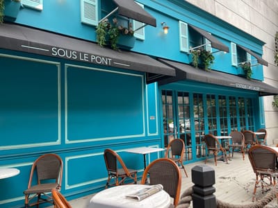 Magnolias Sous Le Pont