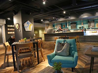 Magnolias Sous Le Pont