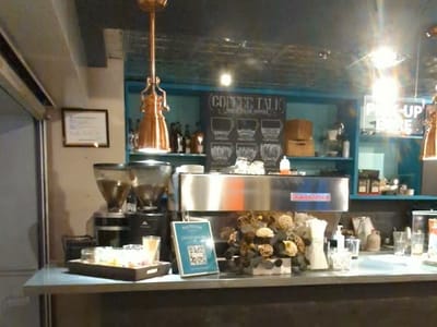 Magnolias Sous Le Pont