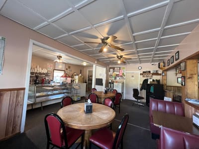 Maike's Bakery & Pizza