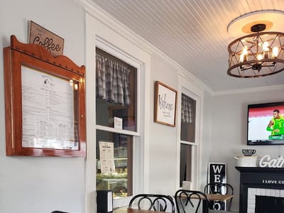 Mammitas Coffee & Flowers By Jacqueline