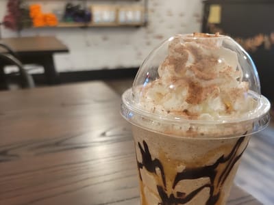 Maple Bakery & Coffee House