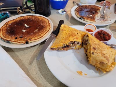 McCain's Bakery & Cafe