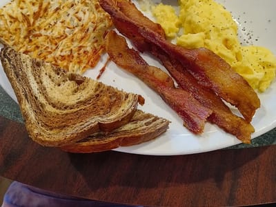 McCain's Bakery & Cafe