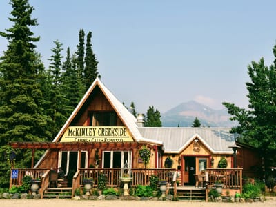 McKinley Creekside Cabins, Café & Bakery