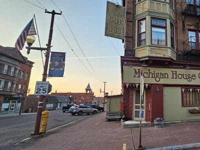 Michigan House Cafe and Brew Pub