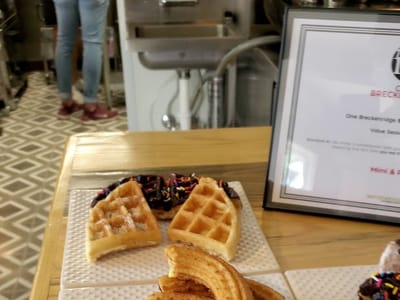 Mimi & Pin churros and donuts