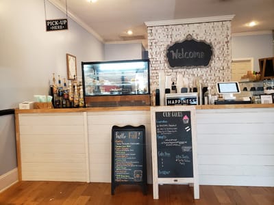 Mo'Joe Coffee & Cupcakes