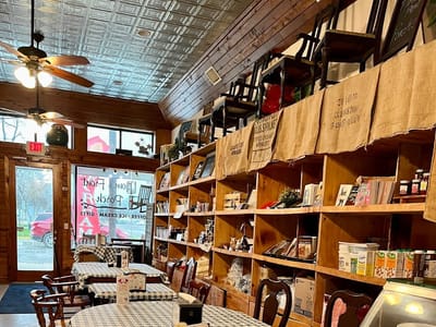 Mom's Front Porch Coffee...Ice Cream...Gifts