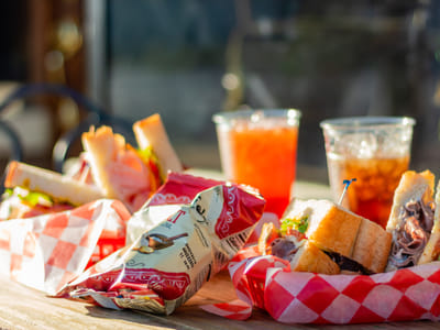 Mom's Front Porch Coffee...Ice Cream...Gifts