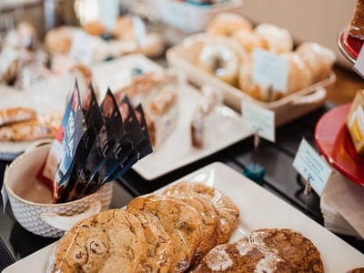 Momo Lolo Coffee Shop