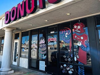 Momo's Donuts