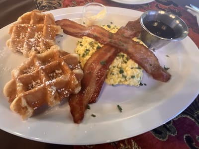 Mon Paris Coffee Shop & Bakery