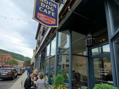 Moon Dog Cafe