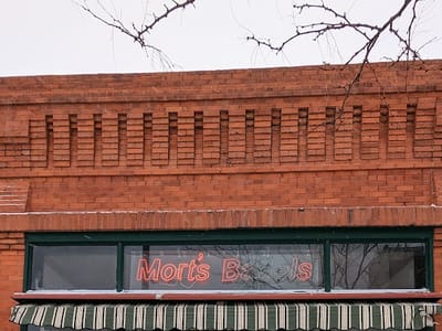 Mort's Bagels