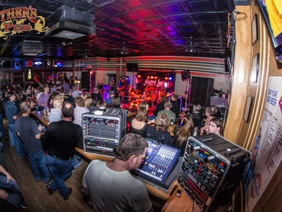 Mother's Pub and Coffee