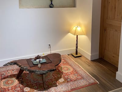 Mountain Gate Teahouse and Art Gallery