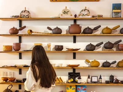 Mountain Gate Teahouse and Art Gallery