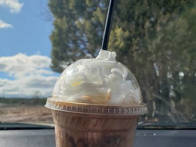 Mudslingers drive thru coffee show low