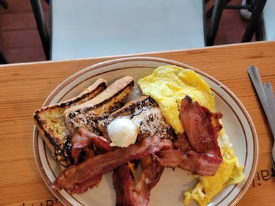 Nathan's Greenleaf Café