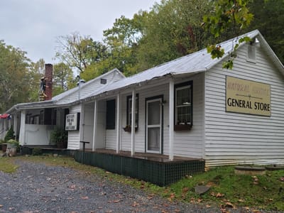NattyBCafe & Natural Bridge General Store