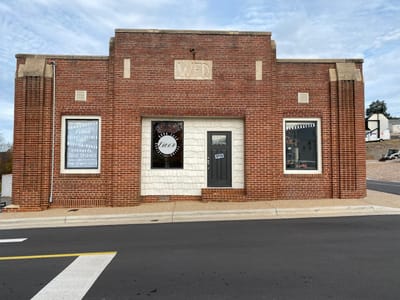 Nina's Good Eats Bakery and Coffee