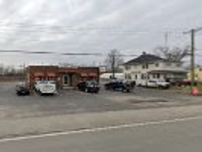 Nini' s Brew Coffee Shop And Bar