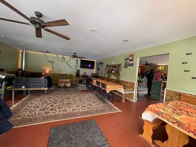 Nomad Cafe & Retro RV Resort