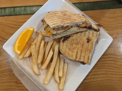 Noris Cuisine: Little Cafe