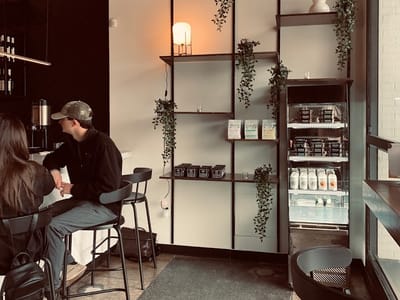 Nosh Cafe and Wine Bar