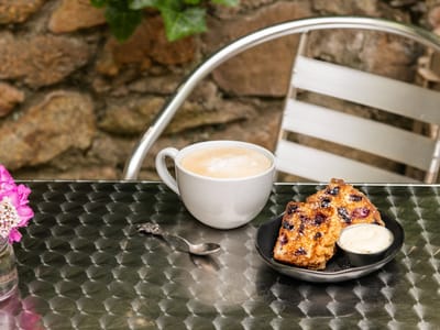 Oakhurst Inn Cafe & Espresso Bar