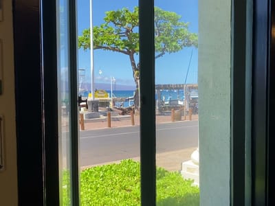 Old Lahaina (retail) Coffee Store - NOT A COFFEE SHOP!