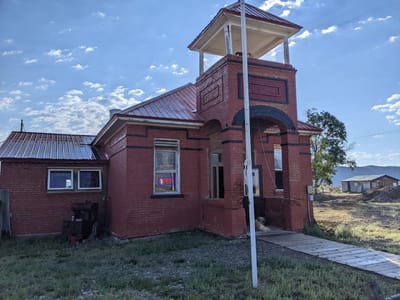 Old Schoolhouse Cafe
