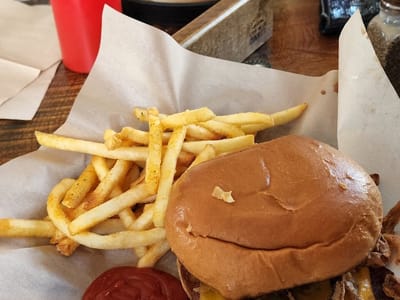 Old Shell Store - Kitchen & Taphouse