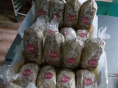 Om Nohm Bakery & Cafe