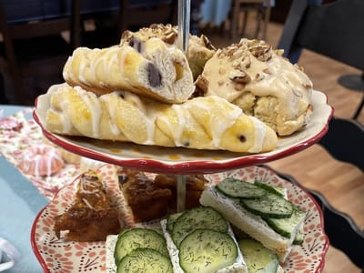 One Room Escapes & Coffee