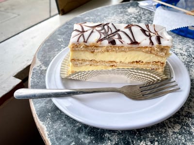 Paris Bakery Cafe