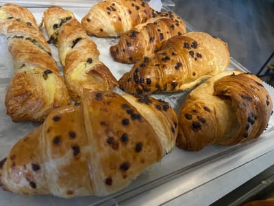 Parise’s Coffee and Cannoli Bar