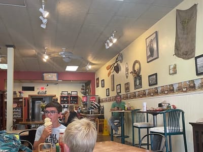 Peter's Cafe & Bakery