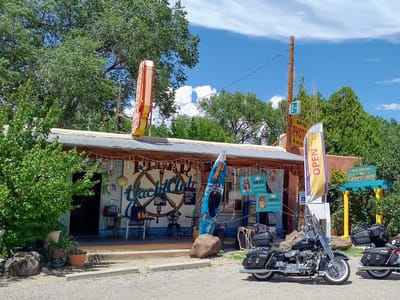 Pilar Yacht Club & Café