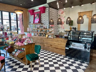 Pinkeasy Boba Tea & Ice Cream Teahouse