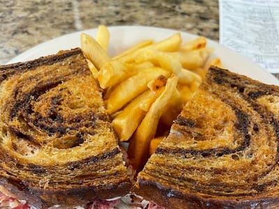 Pop's Cafe Chalybeate