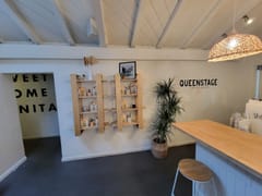 Queenstage Coffee House